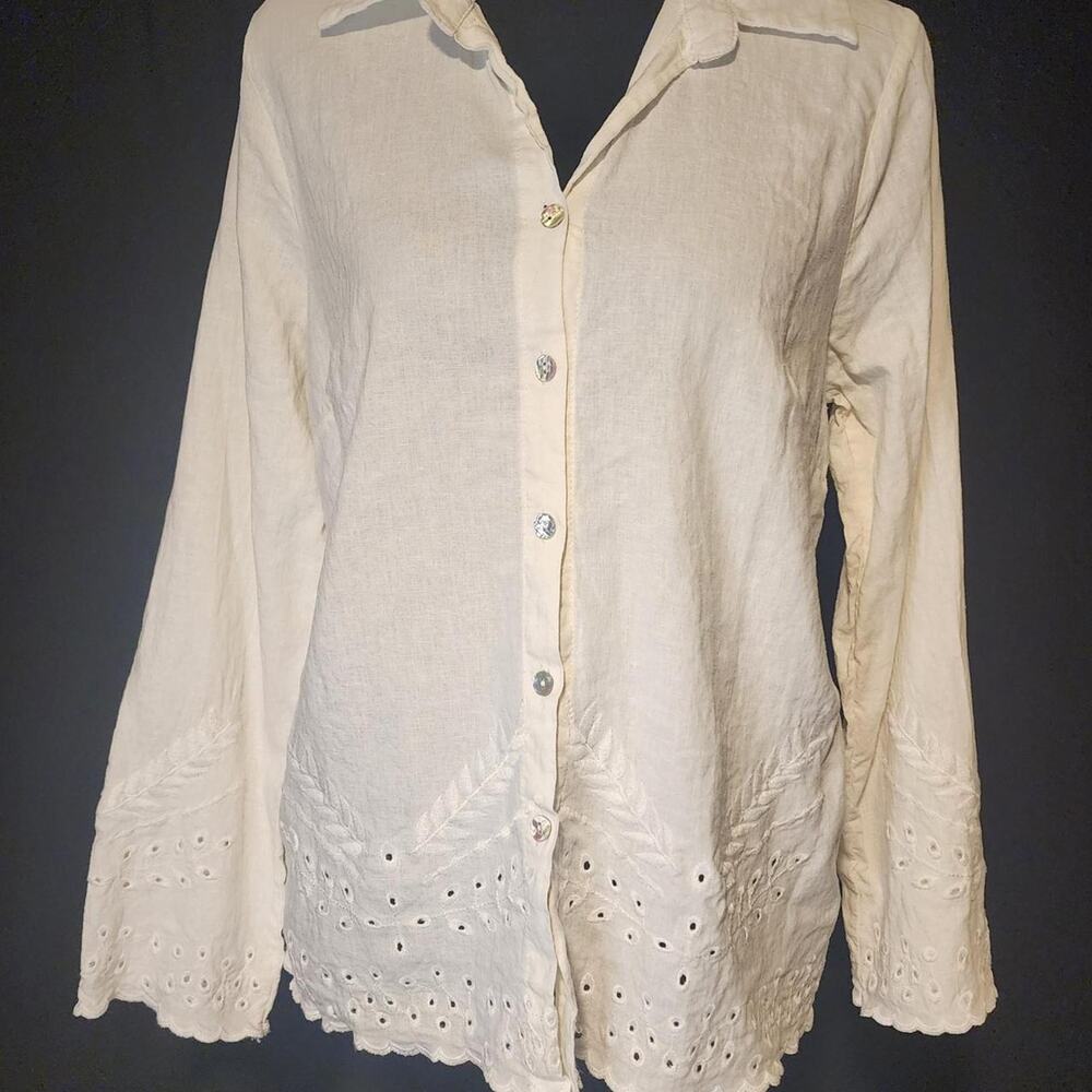 Christian Siriano cream eyelet blouse - Picture 2 of 7